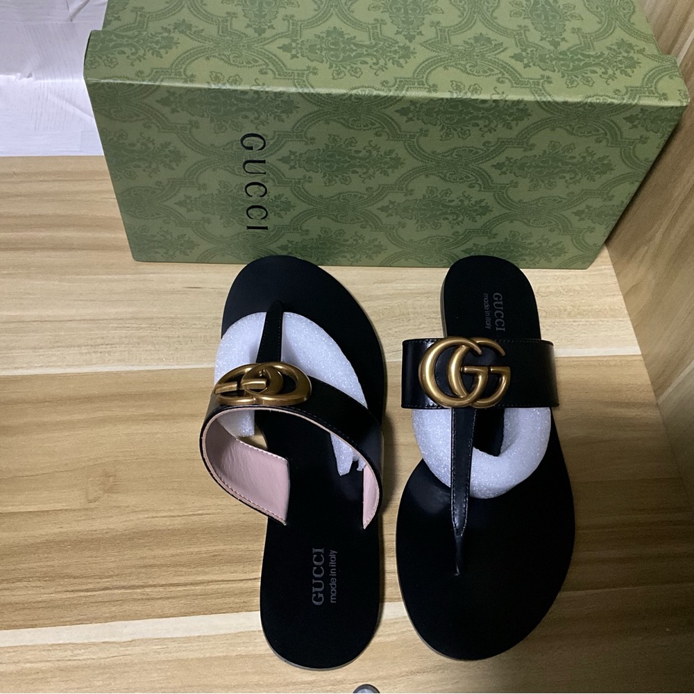 Gucci Black Sandals with Gold Accents - Picture 3 of 3